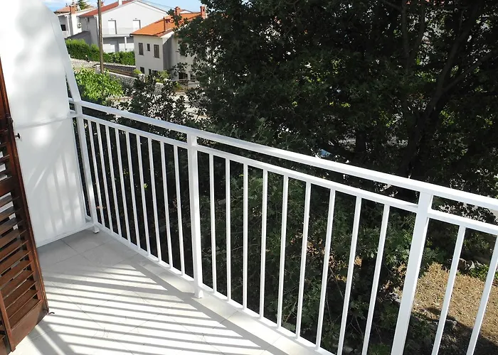 Nives With Balcony Appartement